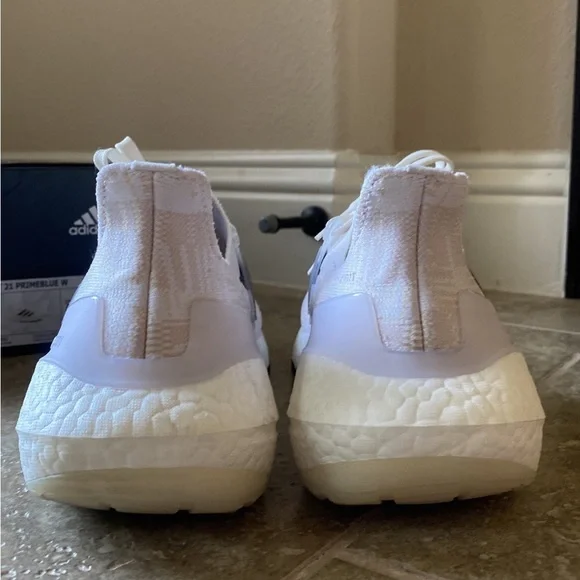 Rare Adidas Ultraboost 21 Primeblue Womens size 9 Ultraboost Shoes - Picture 6 of 13